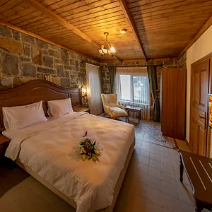 Foleya Mountain & Hotel